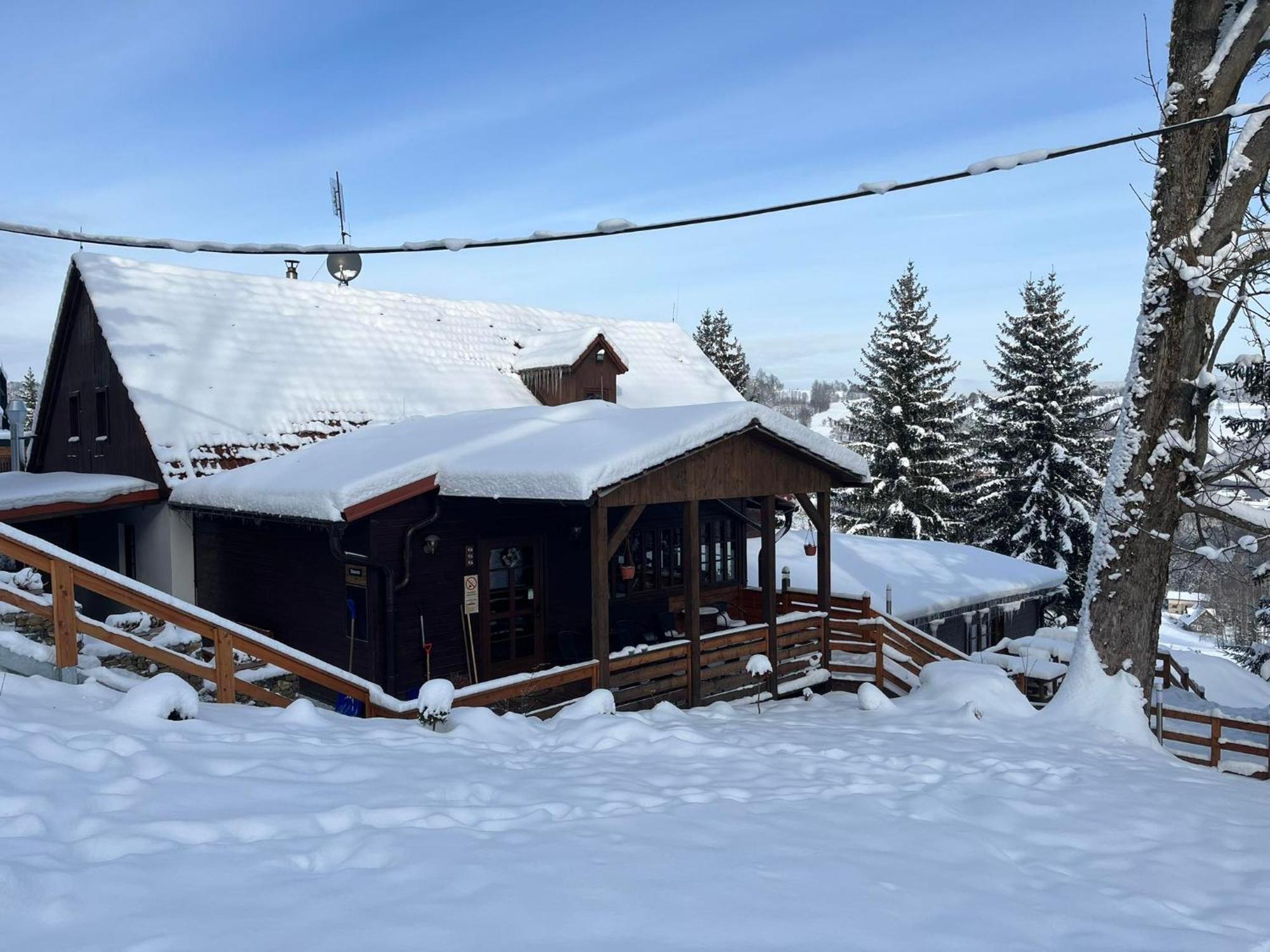 Penzion Harry Na Sjezdovce Krkonose Hotel Vysoké nad Jizerou Екстериор снимка